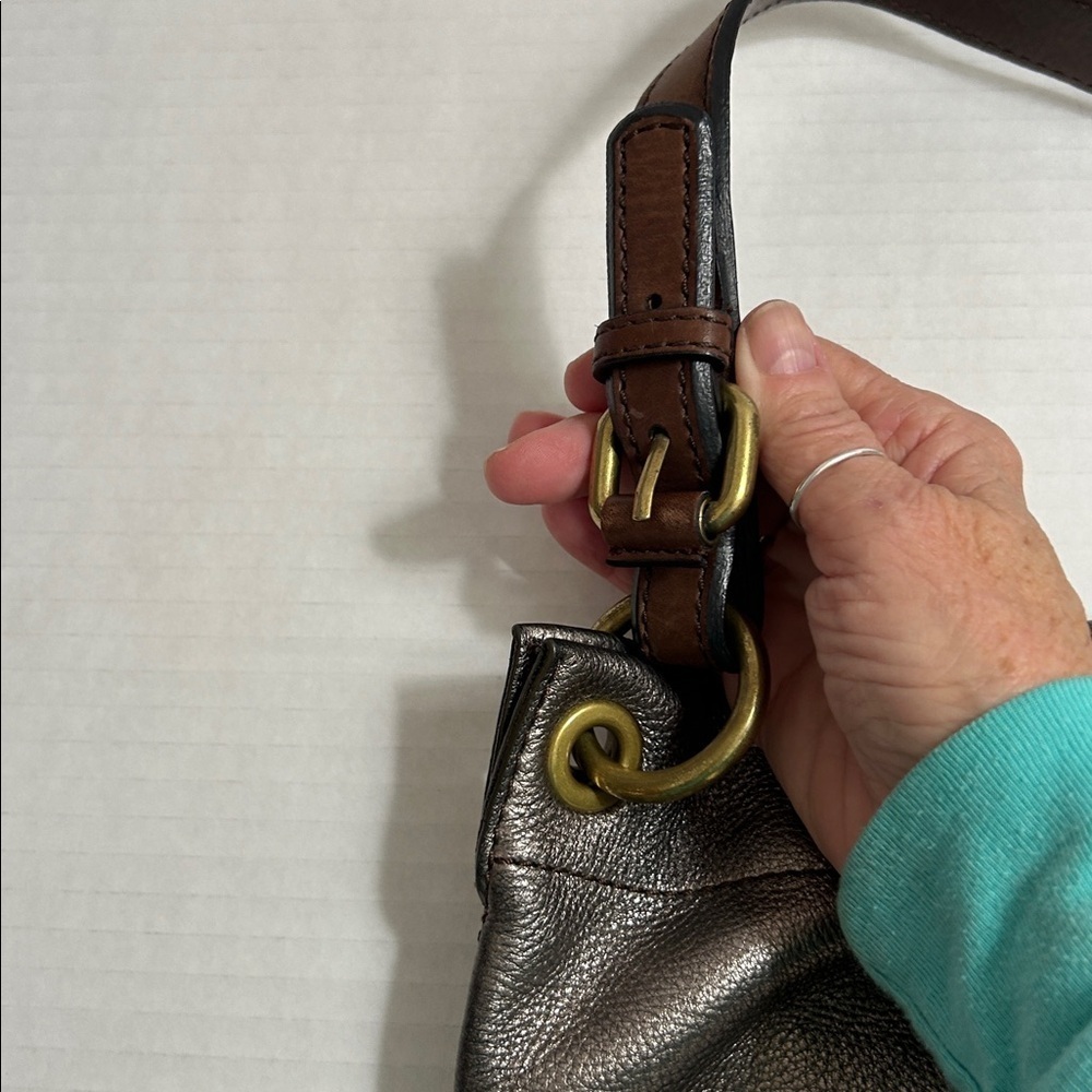 FOSSIL MADDOX EXPLORER HOBO METALLIC GRAY LEATHER SHOULDER BAG - Picture 7 of 16